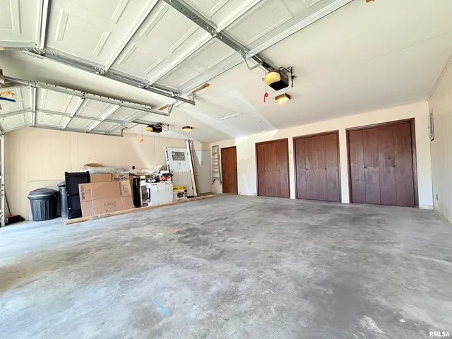 $207,000 | 30 Red Bud Road, Harrisburg, IL 62946