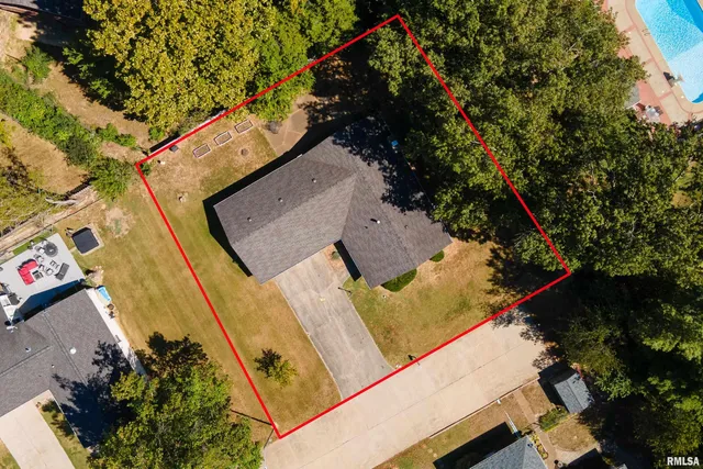 $207,000 | 30 Red Bud Road, Harrisburg, IL 62946