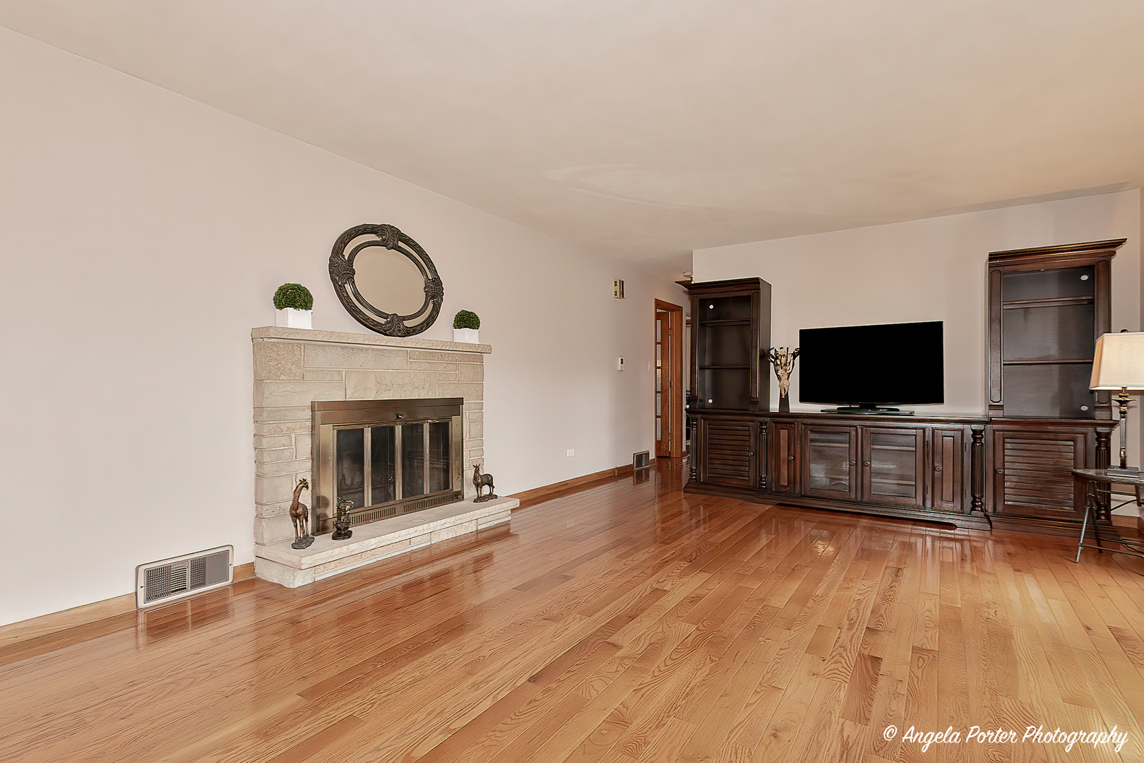 5046 Glendale Road Gurnee, IL 60031 - Photo 3 of 37 Gallery Image 3