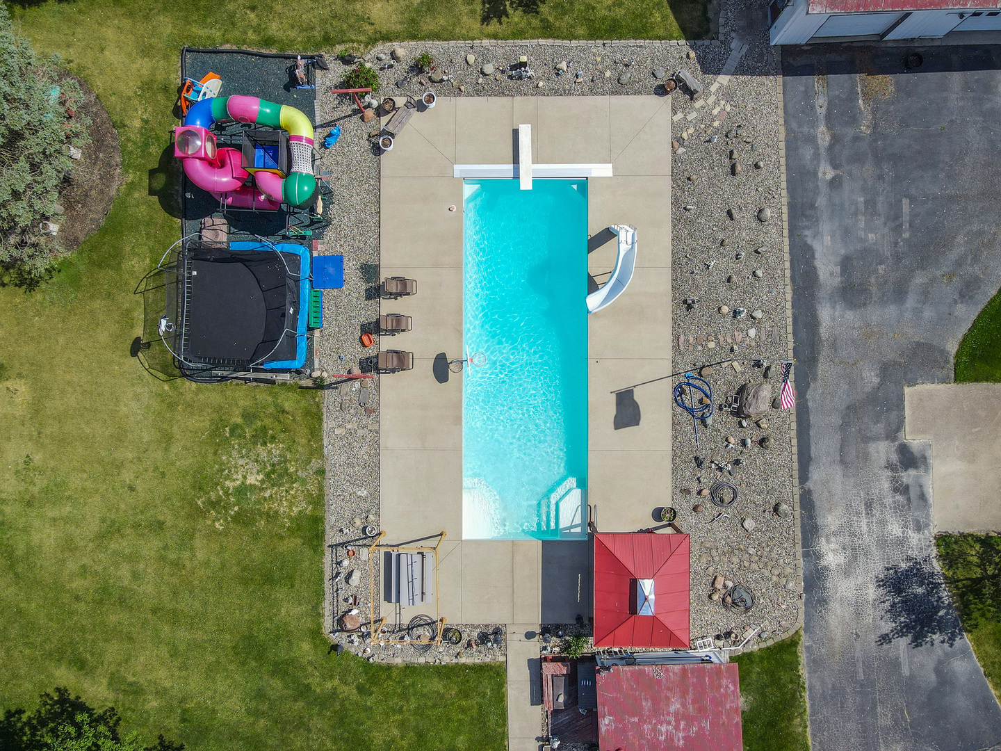 2833 East 1600 North Road Sheldon, IL 60966 - Photo 40 of 70 an aerial view of residential house with outdoor space and swimming pool