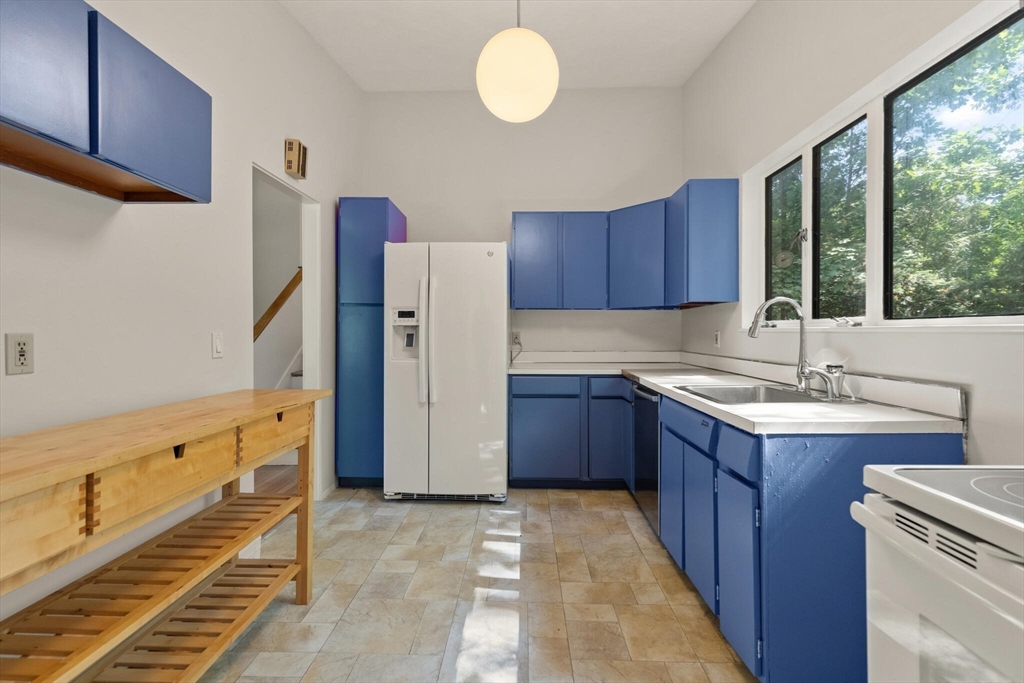 4 Rumford Road Lexington, MA 02420 - Photo 12 of 40 Gallery Image 12
