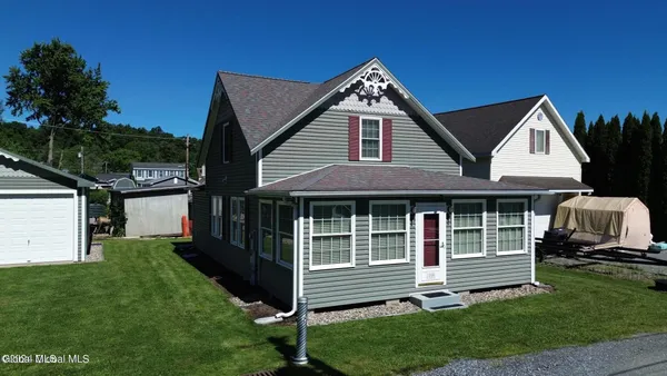 $1,500,000 | 103-105 6th Street, Malta, NY 12866