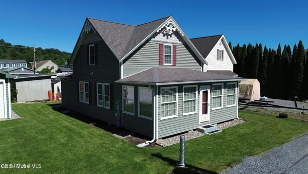 $1,500,000 | 103-105 6th Street, Malta, NY 12866