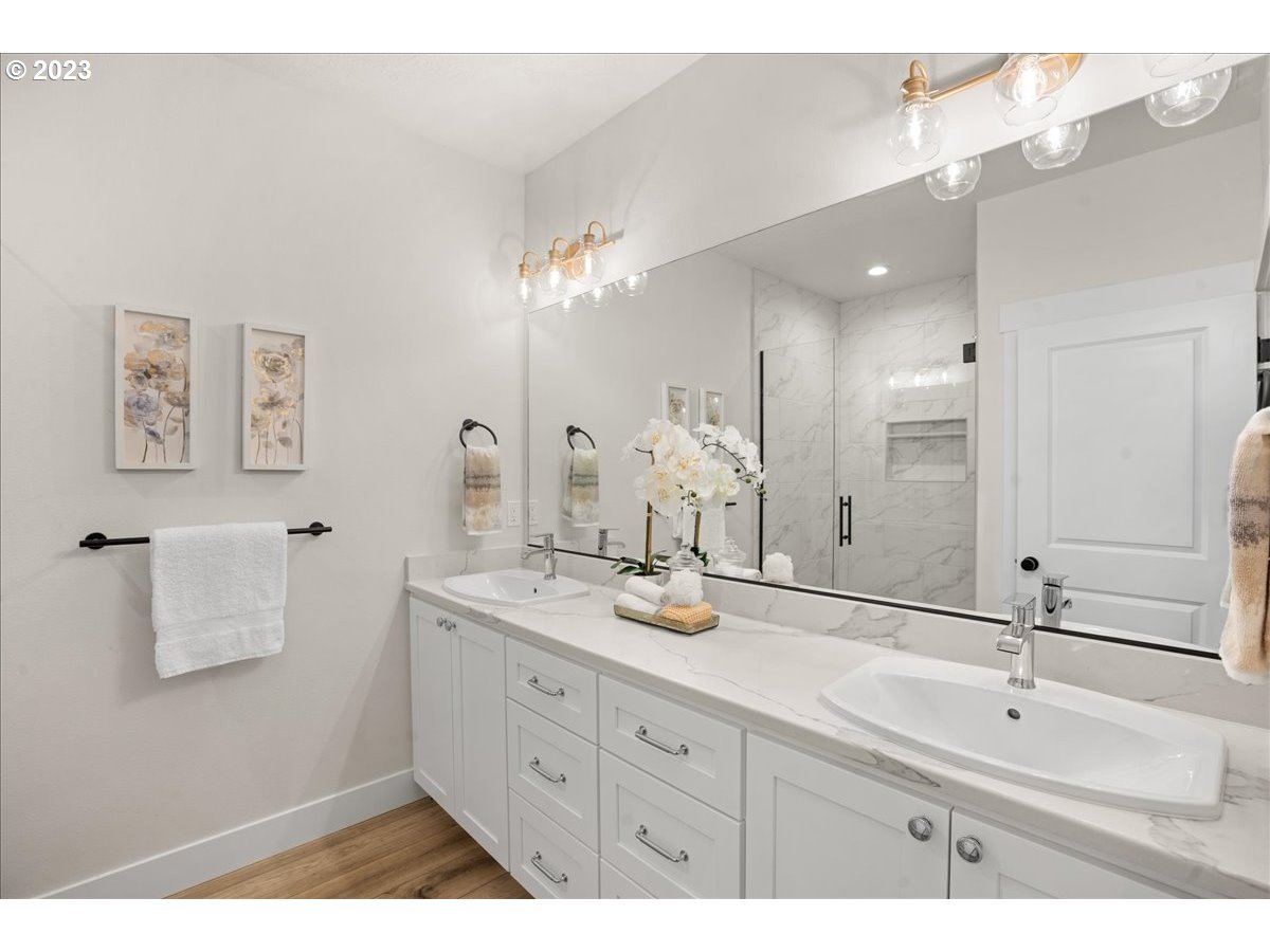 1419 Boone Road Southeast Salem, OR 97302 - Photo 18 of 28 Bathroom, Attached