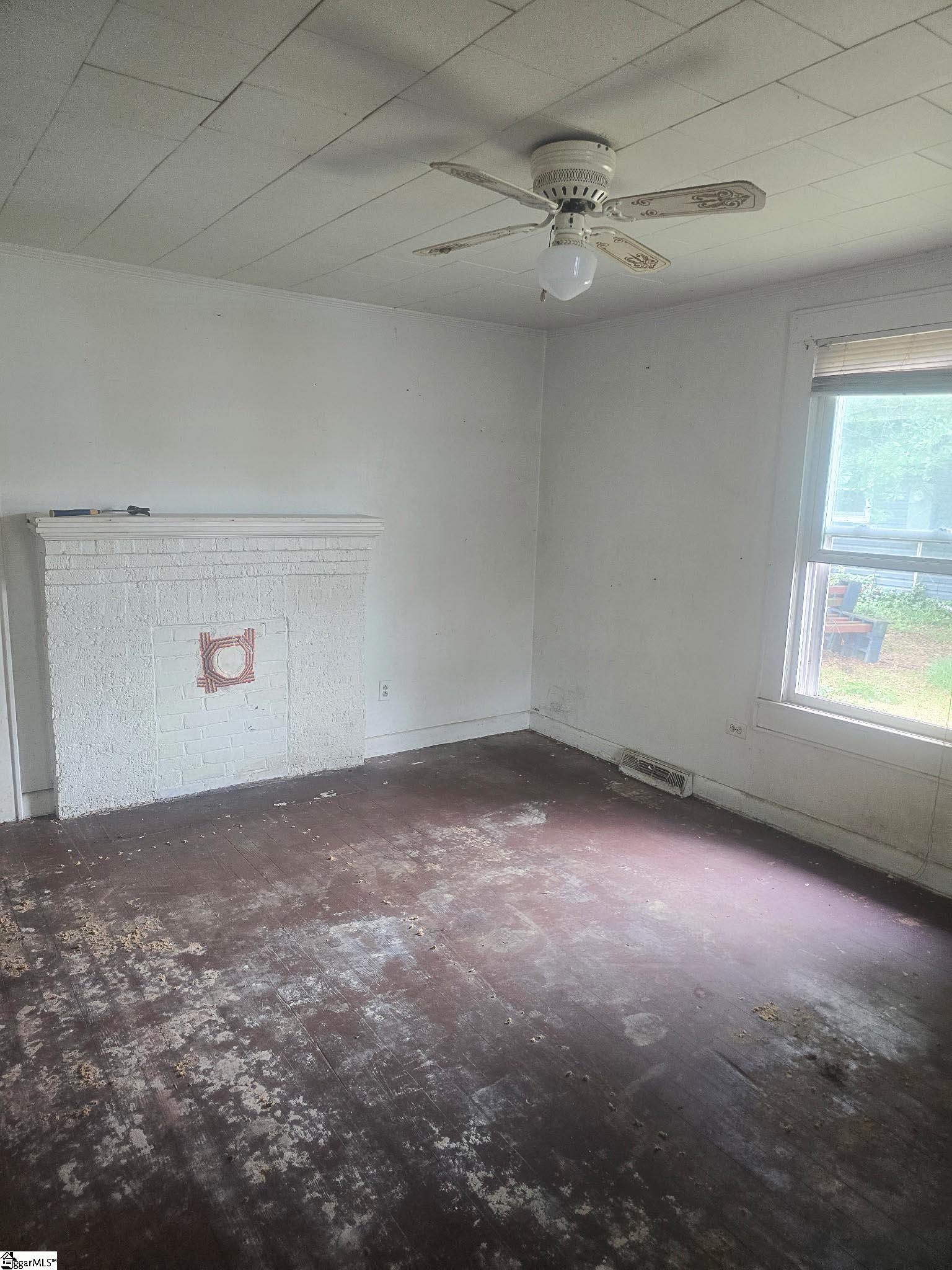 104 Albert Street Greer, SC 29651 - Photo 4 of 12