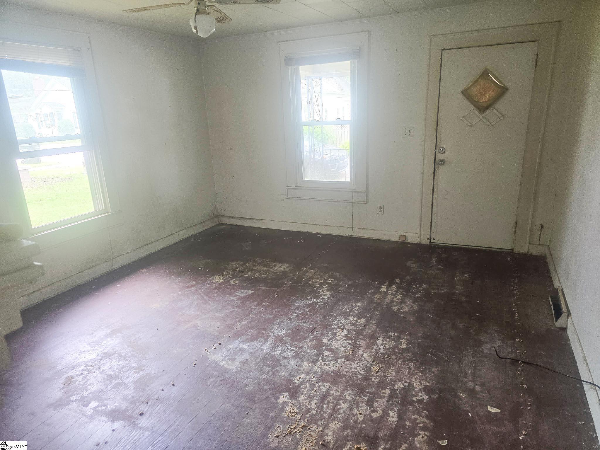 104 Albert Street Greer, SC 29651 - Photo 6 of 12