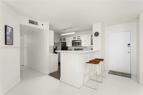 $3,300 | 19555 East Country Club Drive, Unit 8208, Aventura, FL 33180