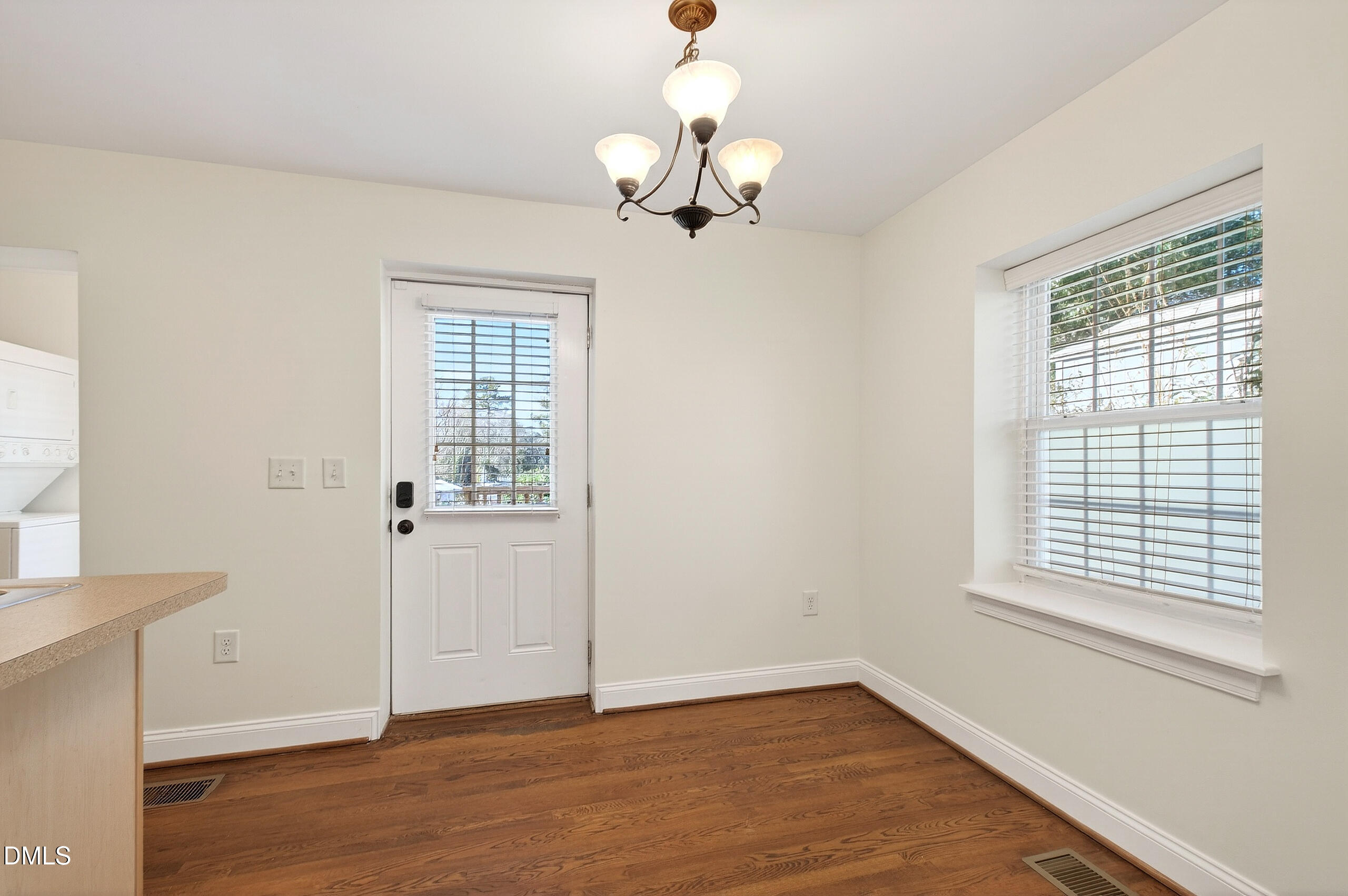 1900 Fairfield Drive Raleigh, NC 27608 - Photo 16 of 32 16 Interiors (8)