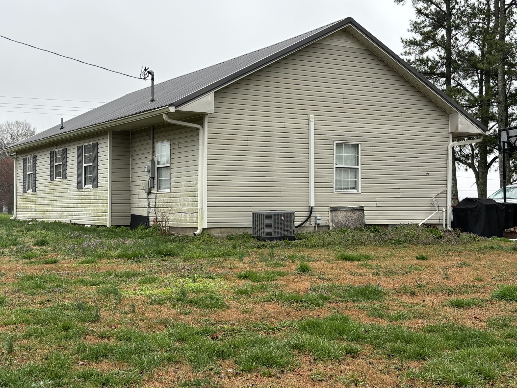 301 Rabbit Trail Road Leoma, TN 38468 - Photo 5 of 33 a view of a house with a yard