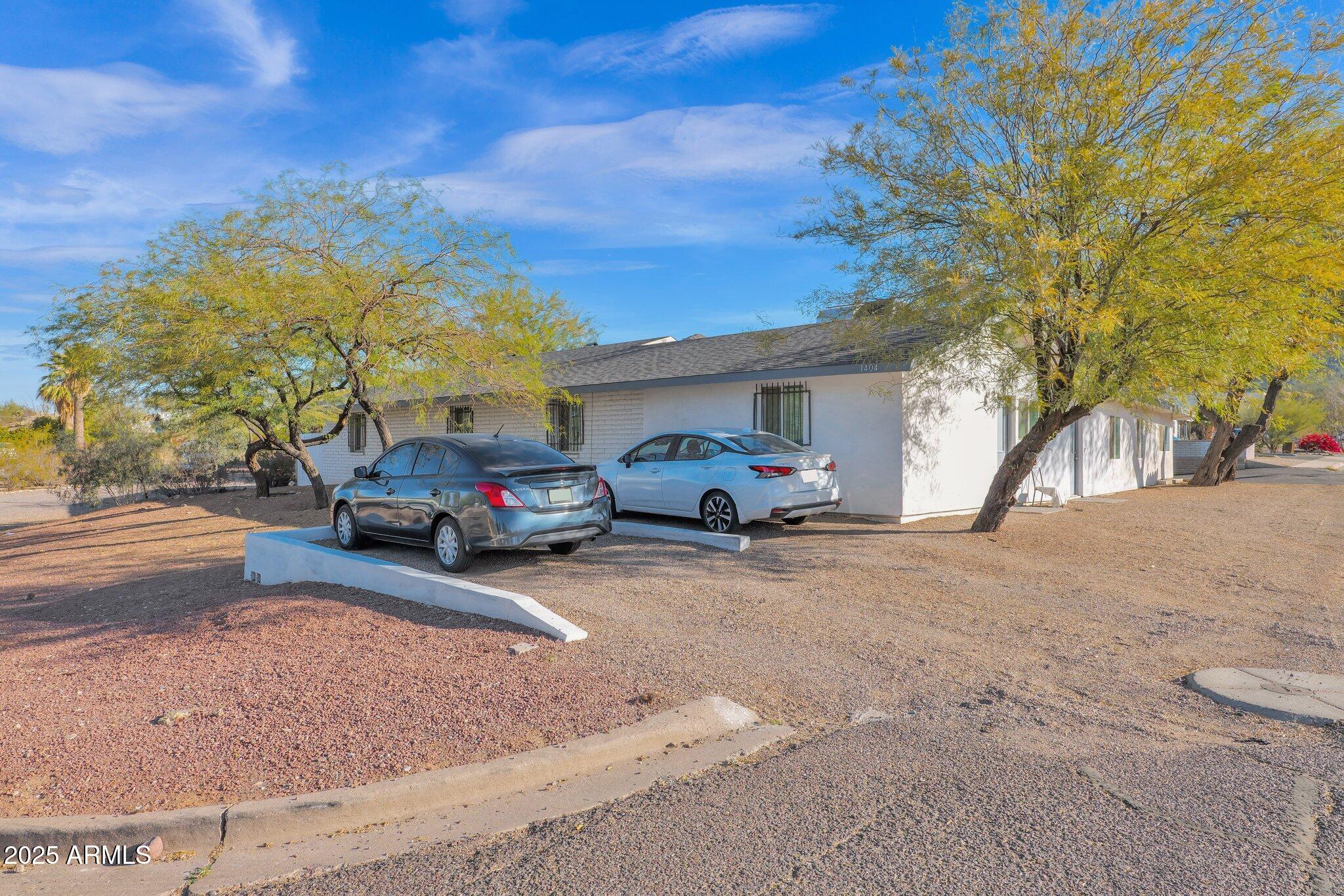 1404 East Mountain View Road Phoenix, AZ 85020 - Photo 2 of 27 27-web-or-mls-P1054778