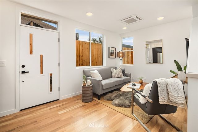 $709,950 | 4517 Bagley Avenue North, Unit C, Seattle, WA 98103