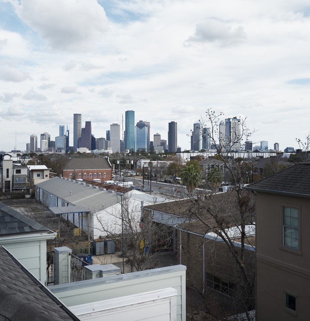 1026 Wagner Street Houston, TX 77007 - Photo 2 of 33 Incredible views to downtown skyline, the galleria and more! Entertain your friends and family or relax and get a tan and a cocktail on this spacious rooftop terrace.