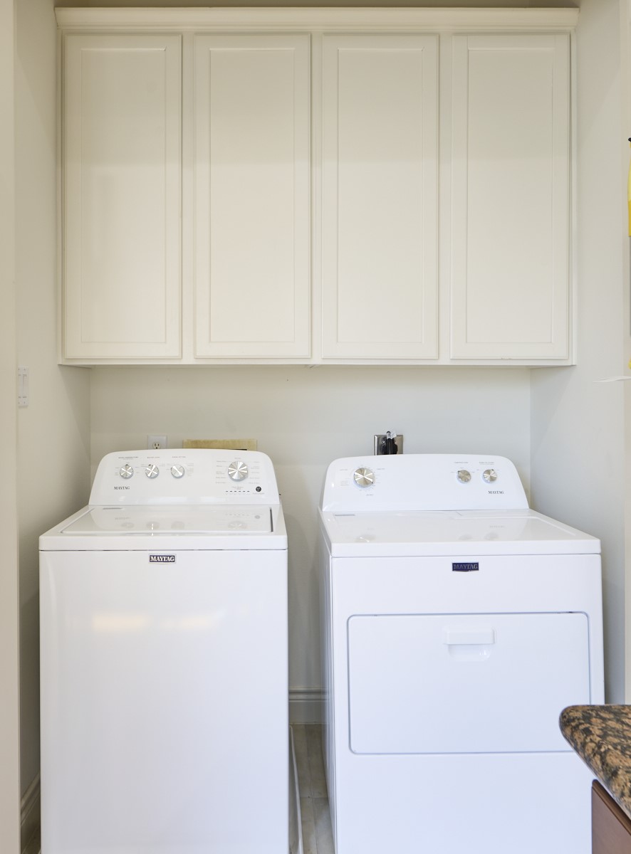 1026 Wagner Street Houston, TX 77007 - Photo 9 of 33 a utility room with dryer and washer