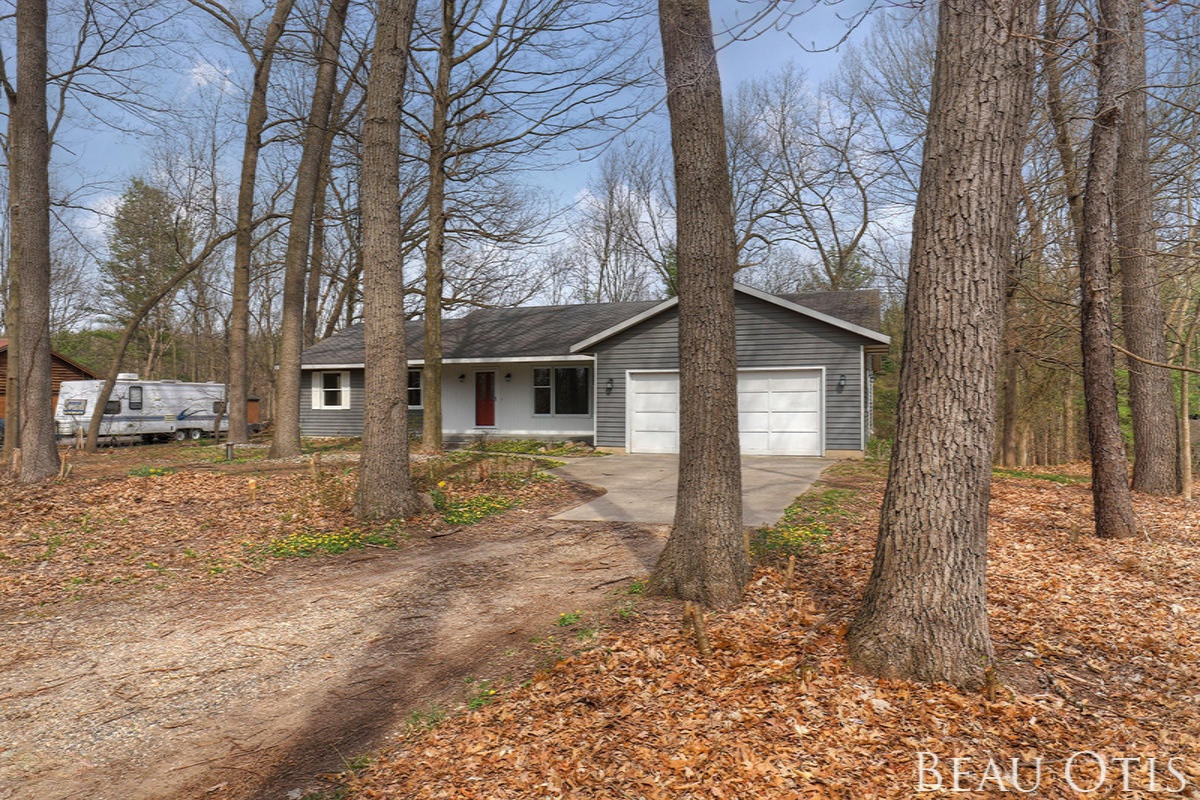 7681 Cascade Road Southeast Grand Rapids, MI 49546 - Photo 3 of 25 IMG_7683
