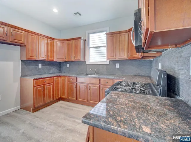 $629,000 | 160 South 11th Street, Newark, NJ 07107