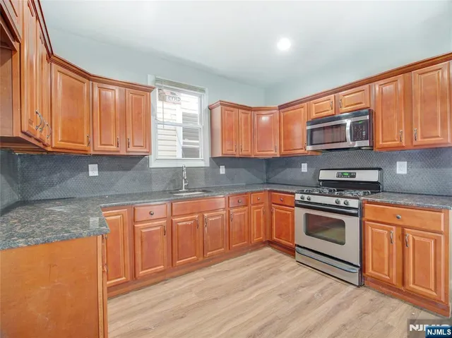 $629,000 | 160 South 11th Street, Newark, NJ 07107