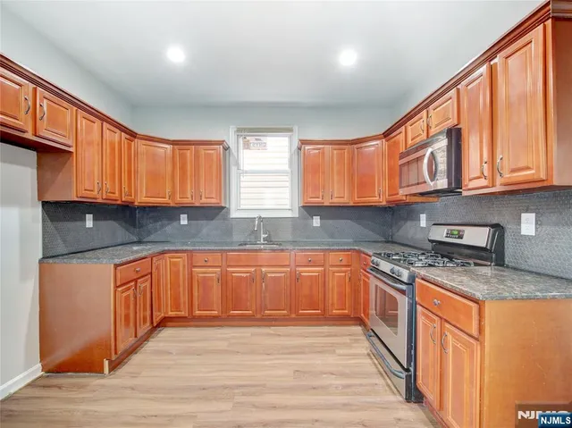 $629,000 | 160 South 11th Street, Newark, NJ 07107