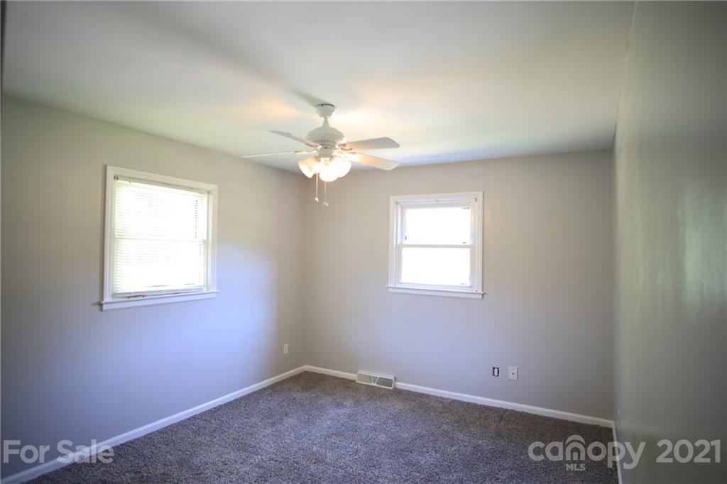 433 Willow Road Salisbury, NC 28147 - Photo 21 of 34 an empty room with a window