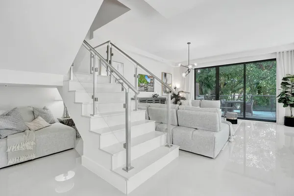 $1,795,000 | 3040 North Ocean Boulevard, Unit N106, Fort Lauderdale, FL 33308