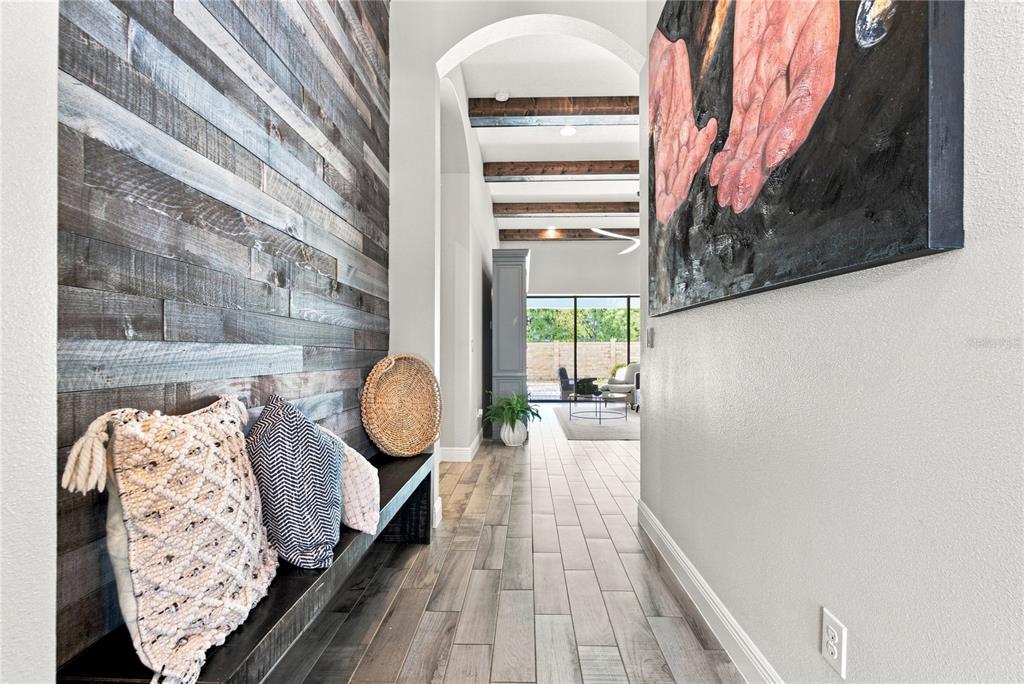 1404 Hamlin Ridge Avenue Brandon, FL 33511 - Photo 8 of 74 Gallery Image 8
