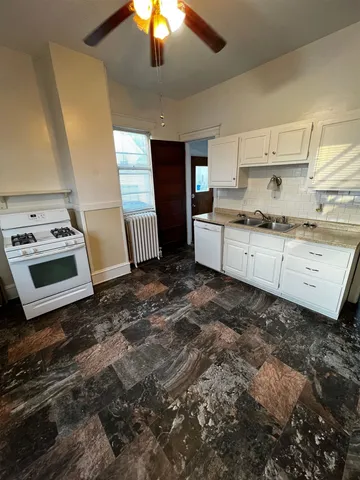 $195,000 | 2602 6th Avenue, Moline, IL 61265