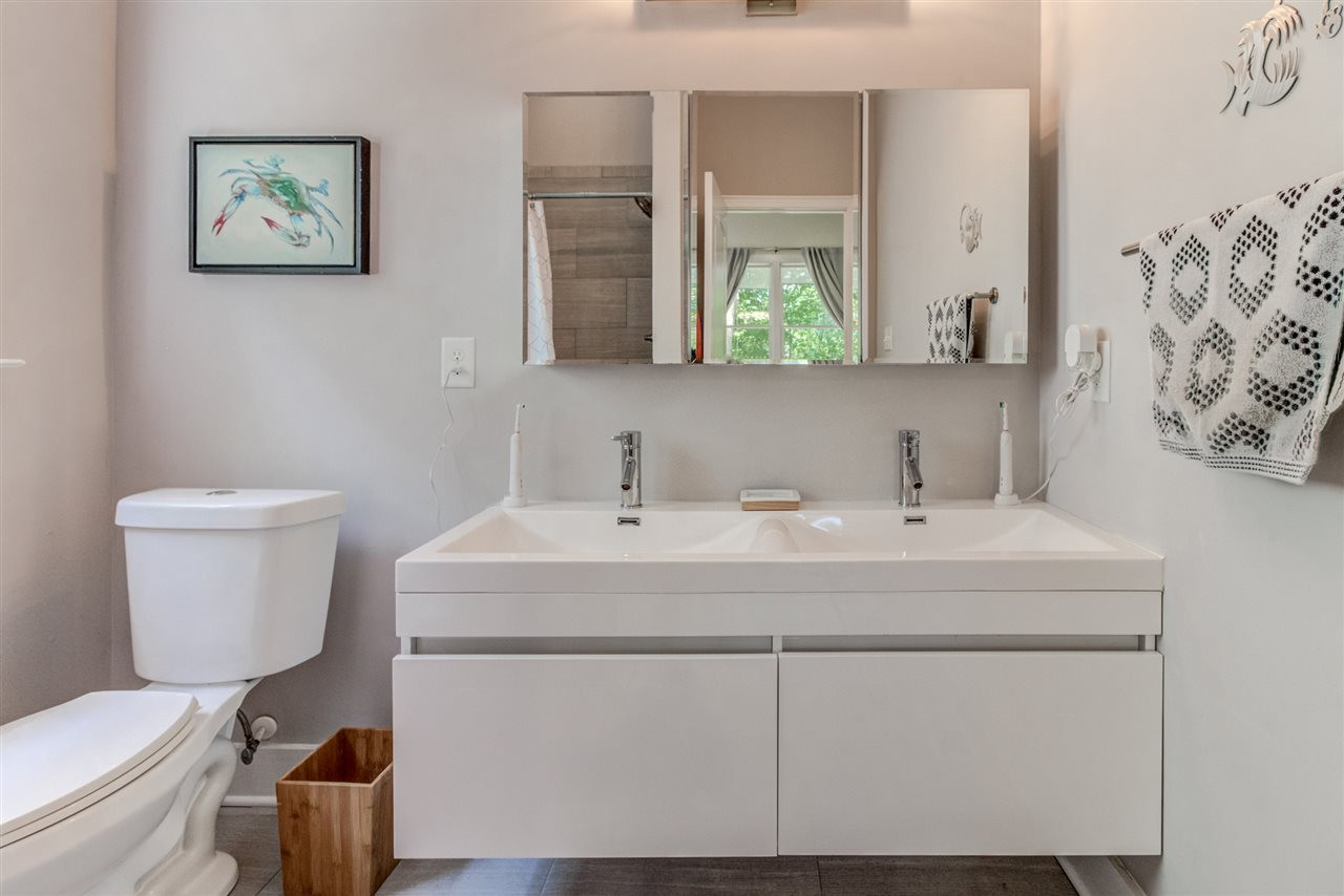 707 South East Street Raleigh, NC 27601 - Photo 14 of 27 Master Bathroom