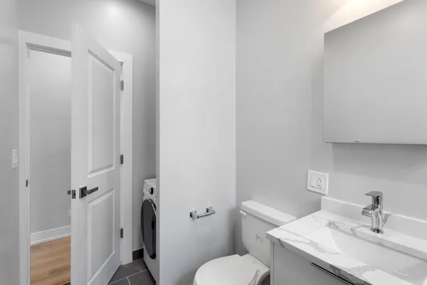 $2,308 | 6931 North Lakewood Avenue, Unit 3, Chicago, IL 60626