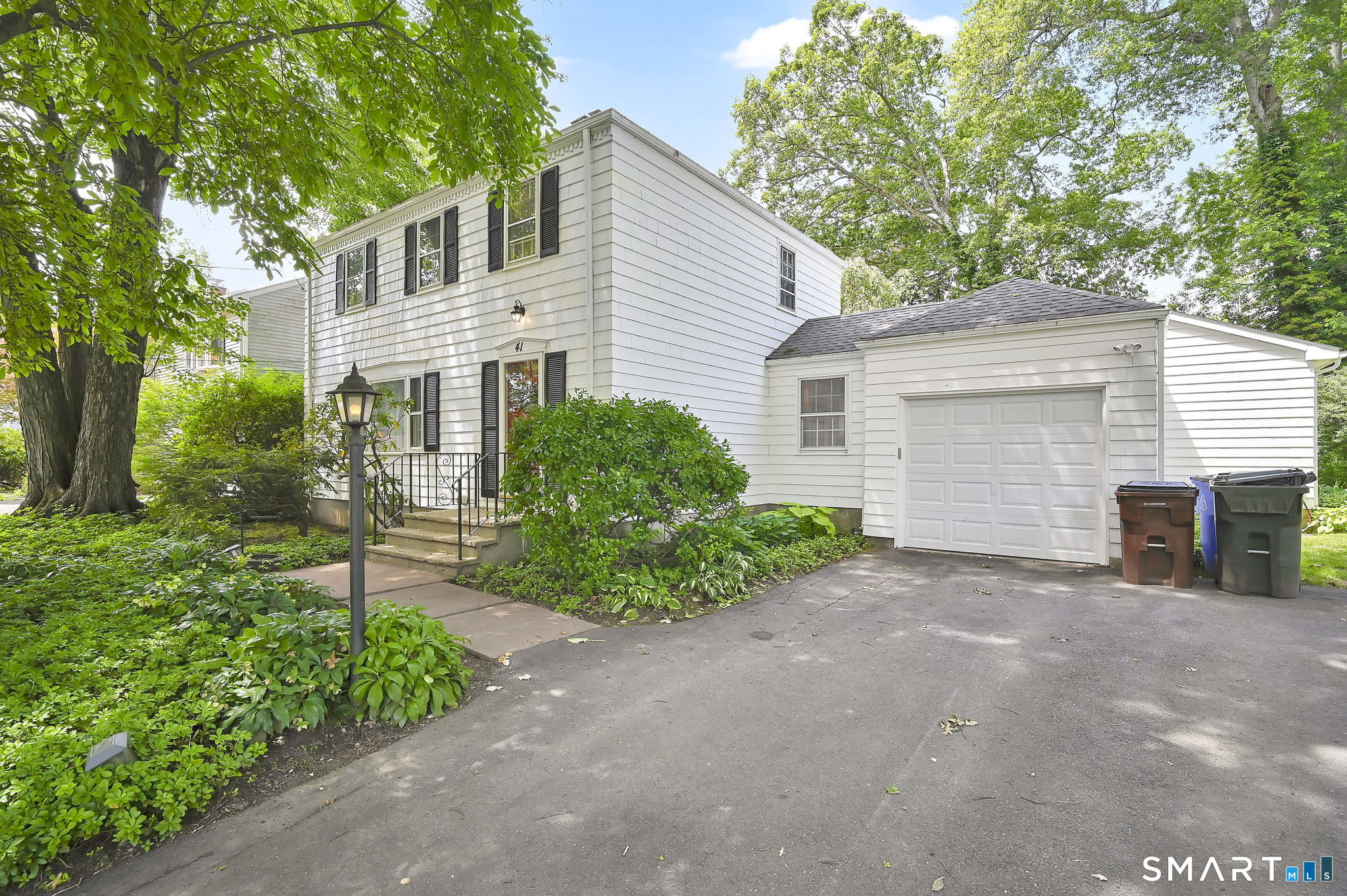 41 Sequin Road West Hartford, CT 06117 - Photo 2 of 40