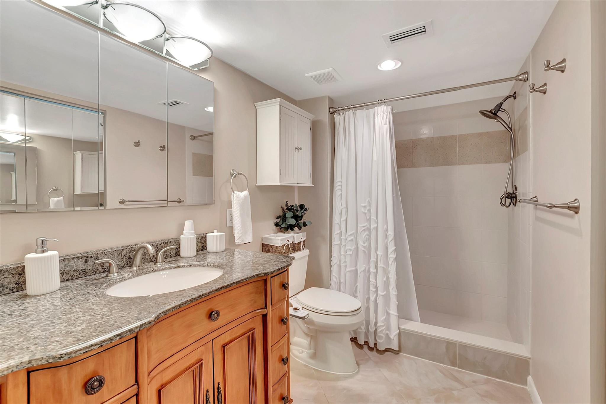 18801 Jolson Avenue, Unit 2 Boca Raton, FL 33496 - Photo 13 of 36 Photo 13