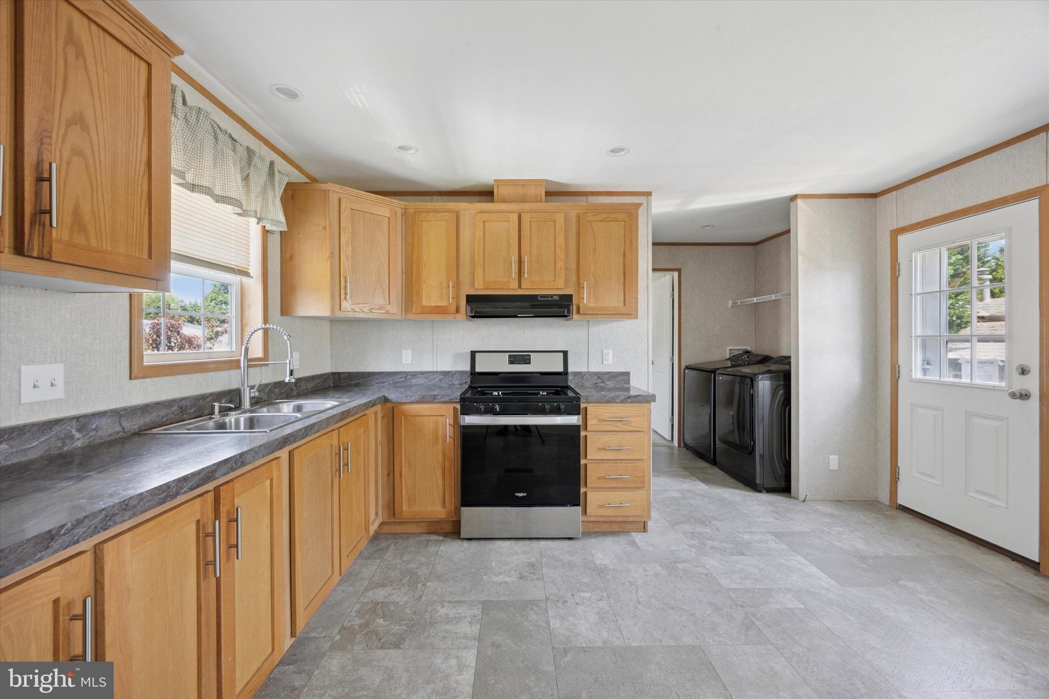 1446 Gibson Road, Unit D7 Bensalem, PA 19020 - Photo 4 of 15 Gallery Image 4