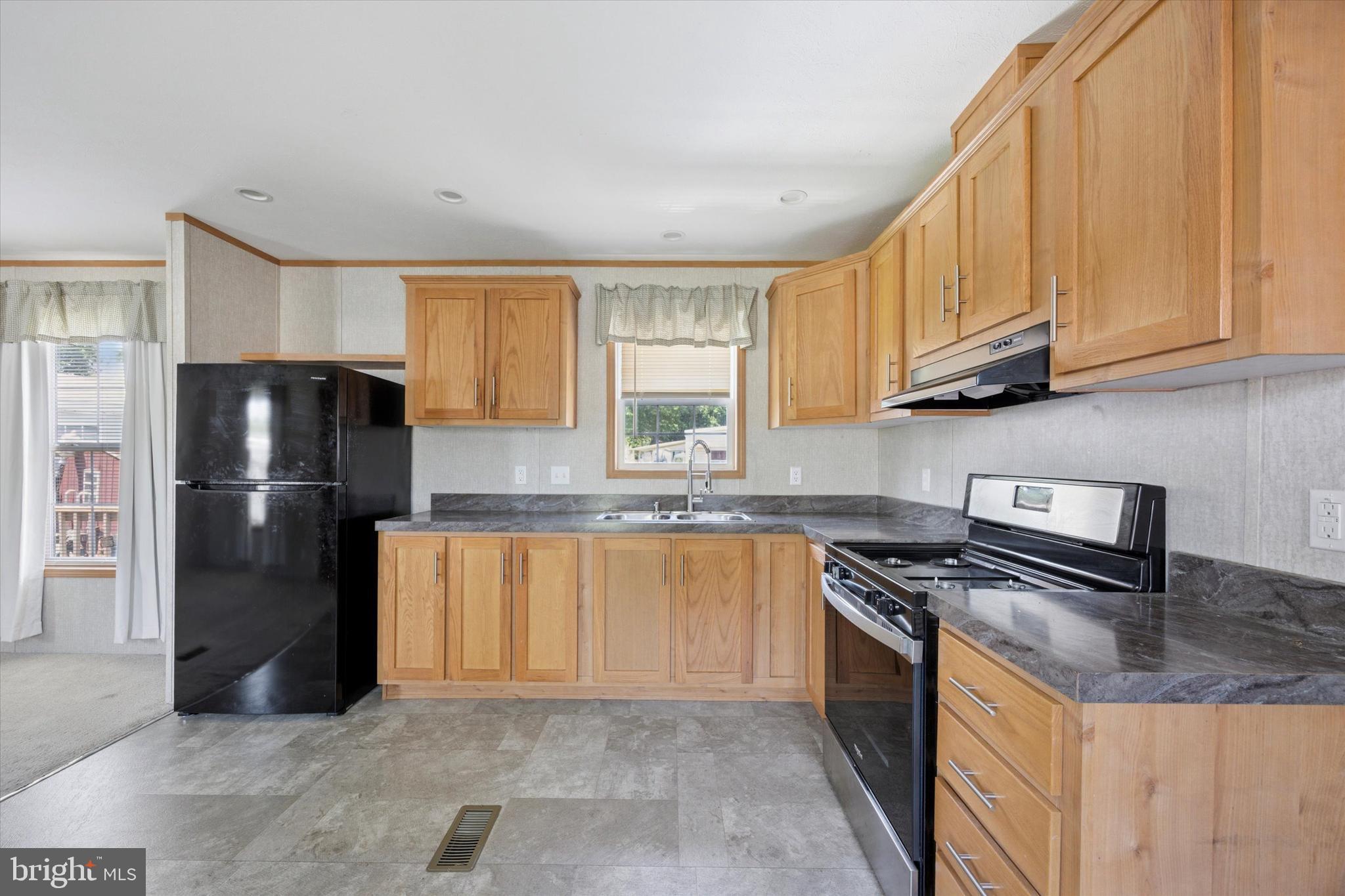 1446 Gibson Road, Unit D7 Bensalem, PA 19020 - Photo 6 of 15 Gallery Image 6