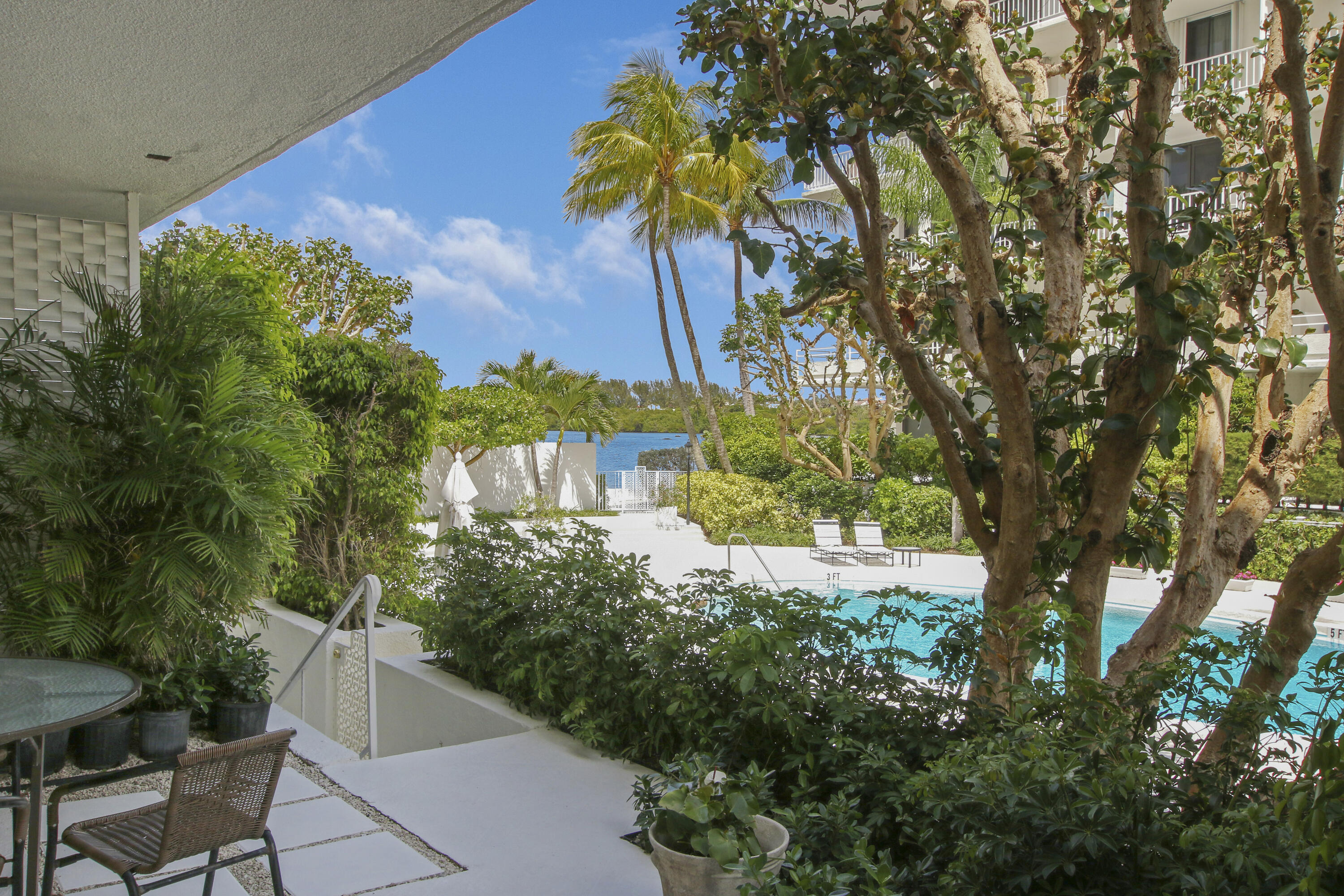 2150 Ibis Isle Road, Unit 4 Palm Beach, FL 33480 - Photo 2 of 14 House-64