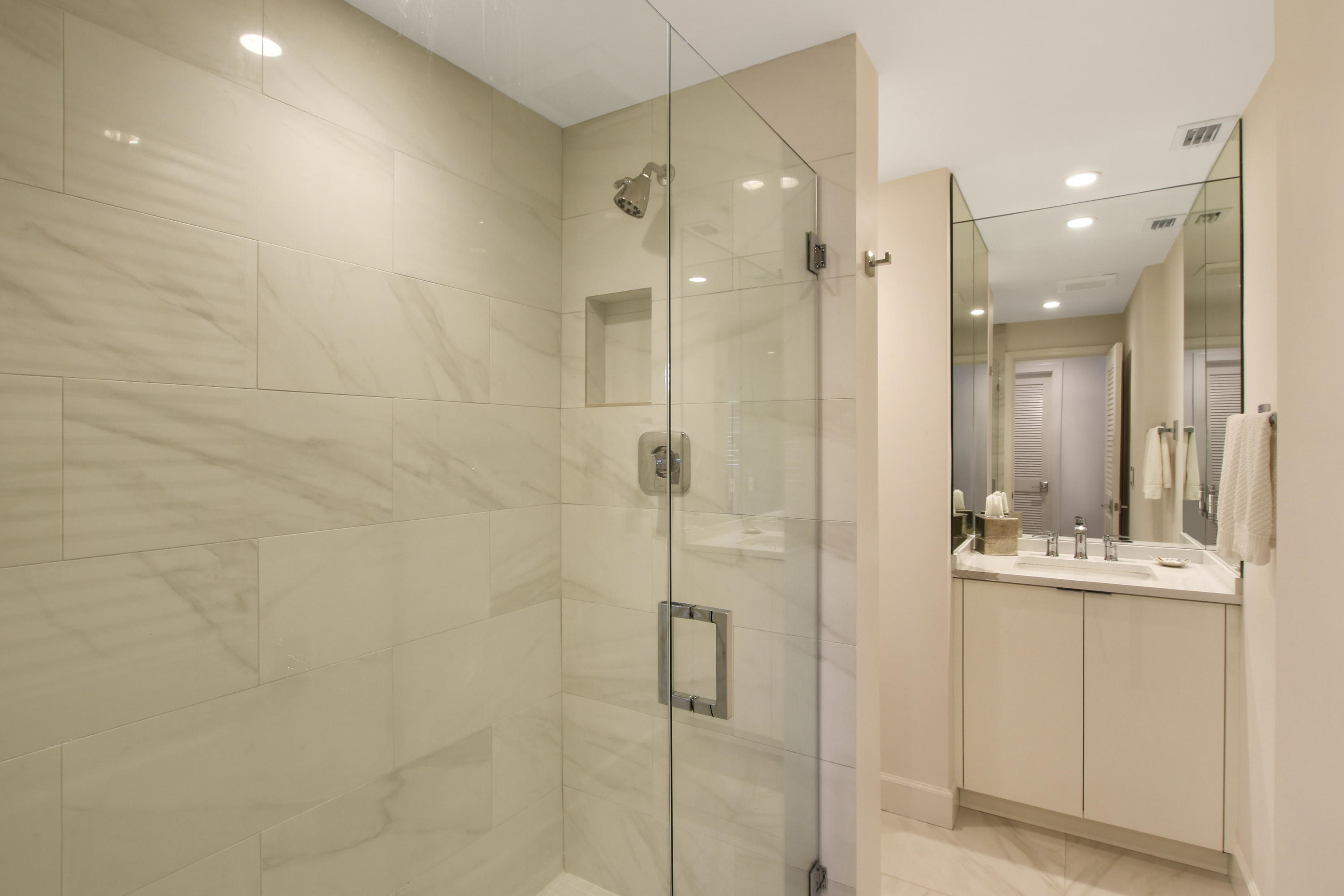 2150 Ibis Isle Road, Unit 4 Palm Beach, FL 33480 - Photo 9 of 14 House-58