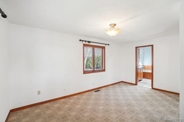 3641 Mann Road Clarkston, MI 48346 - Photo 16 of 63