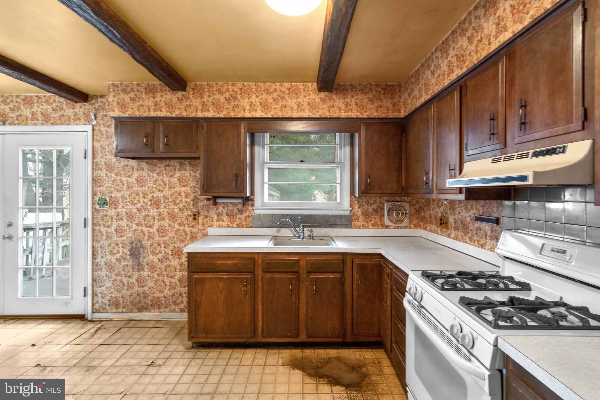 2006 Suffolk Road Finksburg, MD 21048 - Photo 16 of 47 Kitchen