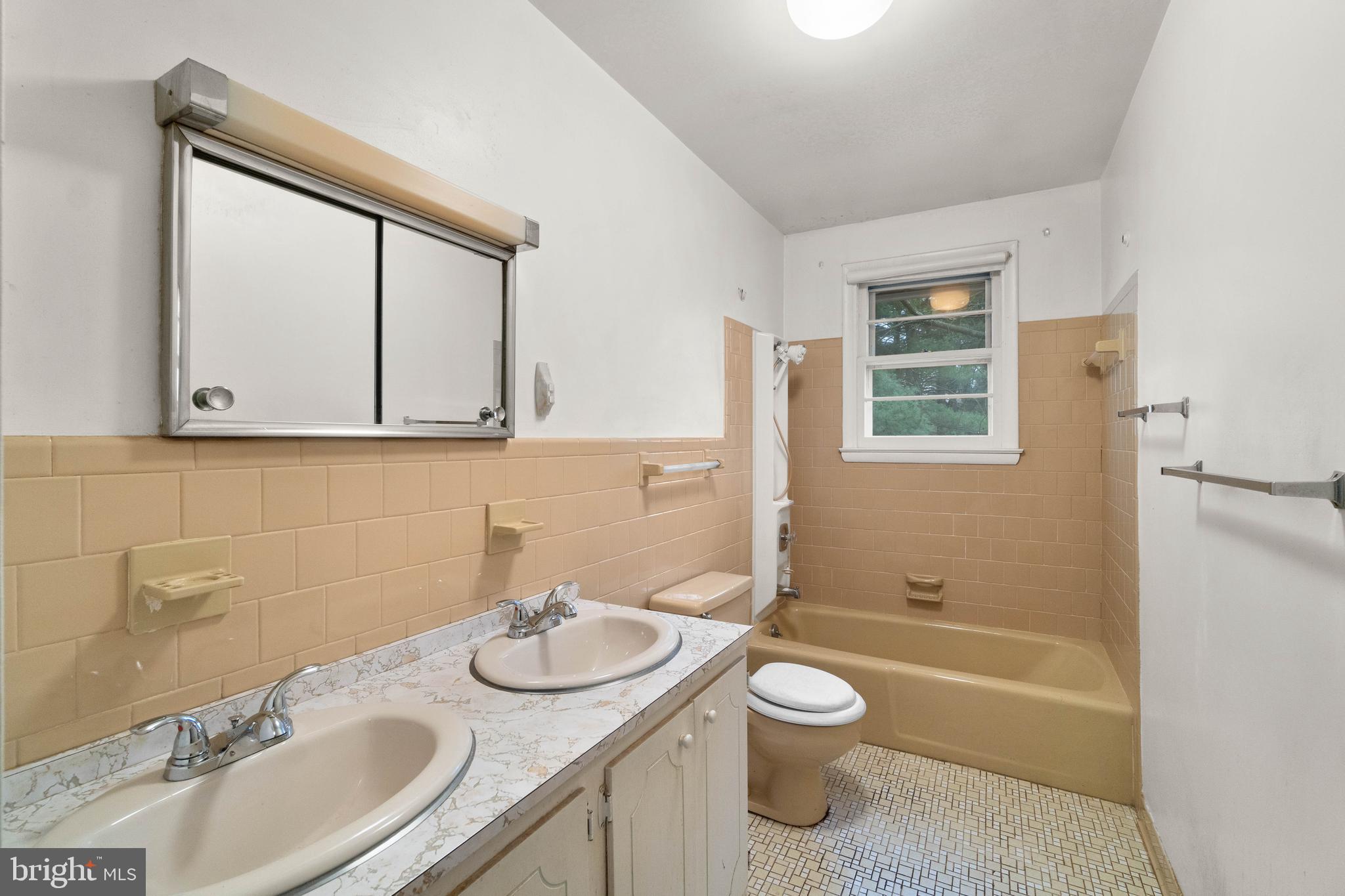 2006 Suffolk Road Finksburg, MD 21048 - Photo 20 of 47 Full Bath
