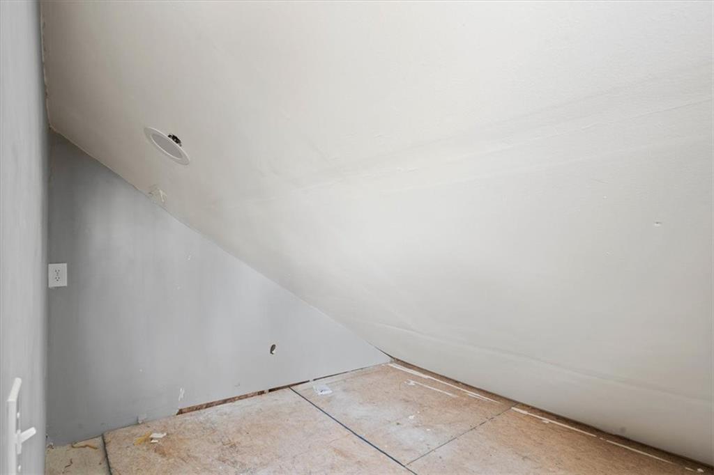 547 Blue Ridge Boulevard Kansas City, MO 64125 - Photo 16 of 18