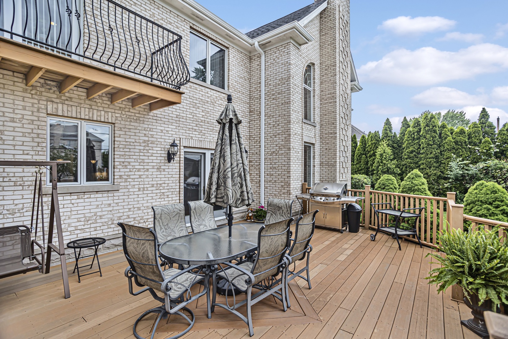 8040 West Charmaine Road Norridge, IL 60706 - Photo 52 of 62 a view of a patio with a table and chairs