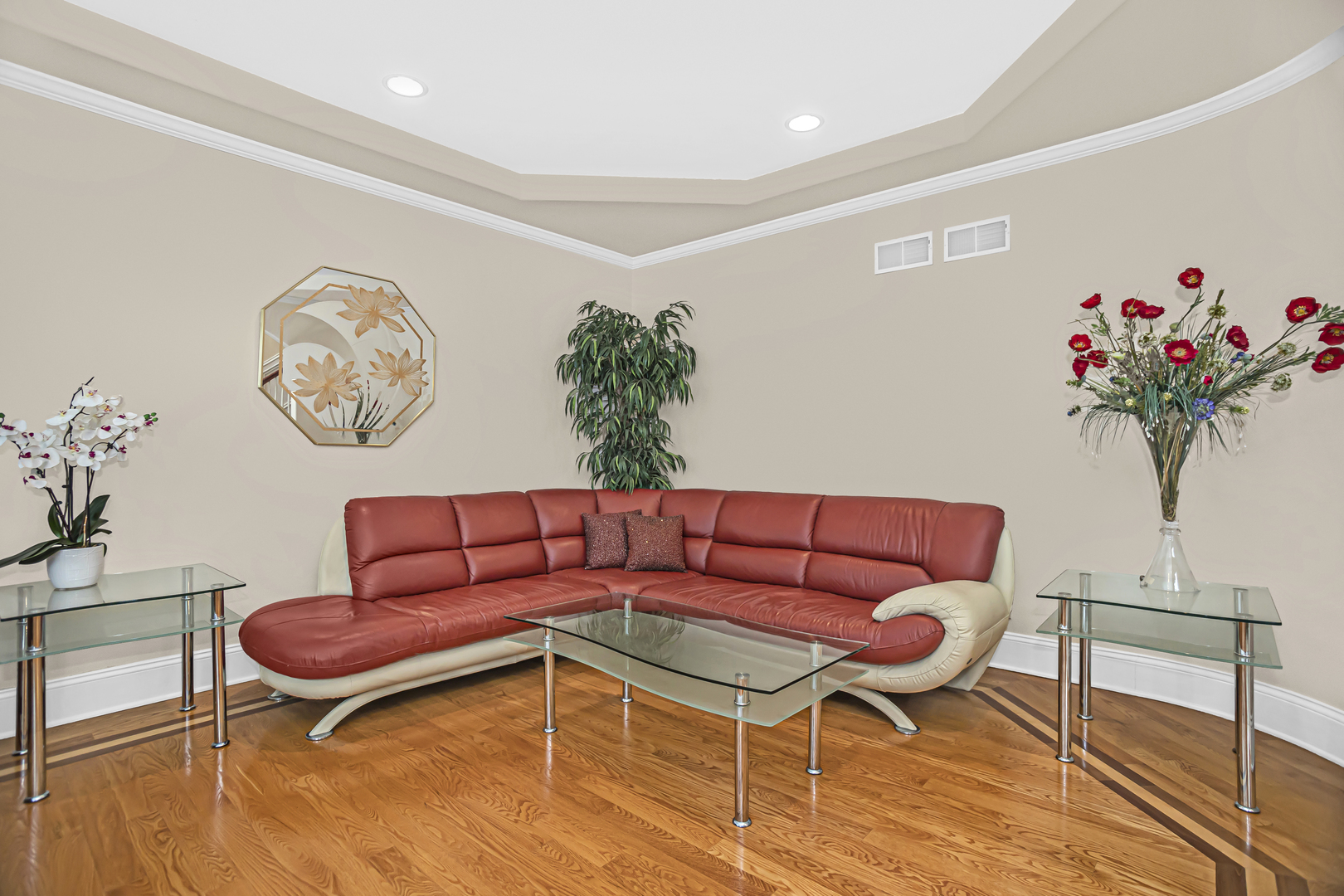 8040 West Charmaine Road Norridge, IL 60706 - Photo 6 of 62 a view of a livingroom with furniture and a potted plant