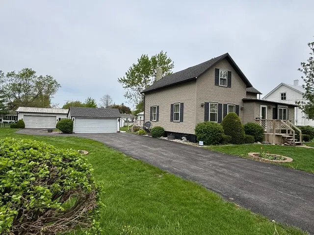 $184,900 | 308 Jefferson Street, Danforth, IL 60930