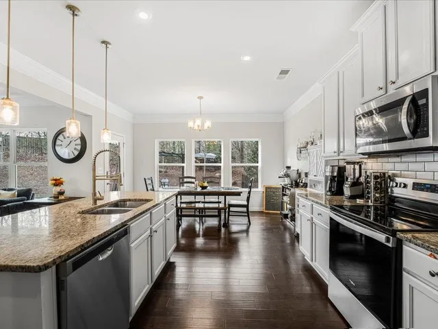 $389,900 | 4594 Grenadine Circle, Acworth, GA 30101