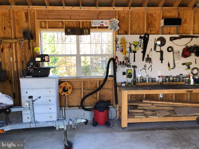 6113 Eds Road Mineral, VA 23117 - Photo 61 of 64 Garage