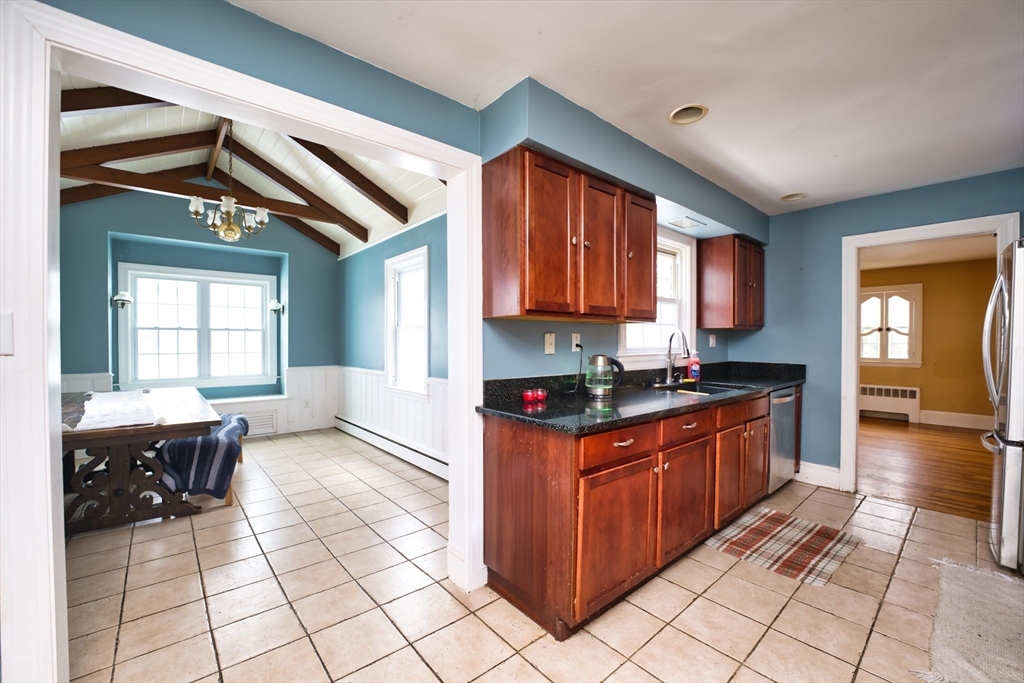 247 Albany Street Fall River, MA 02720 - Photo 6 of 37