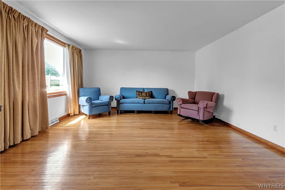 260 Seton Road Cheektowaga, NY 14225 - Photo 5 of 27