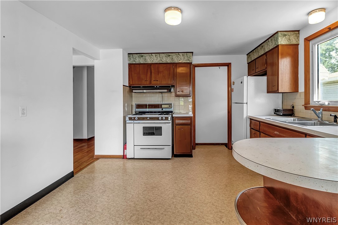 260 Seton Road Cheektowaga, NY 14225 - Photo 6 of 27