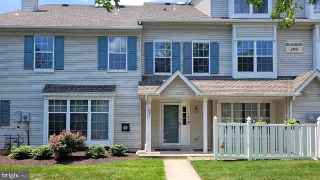 $2,795 | 206 Oliphant Lane, Mount Laurel, NJ 08054