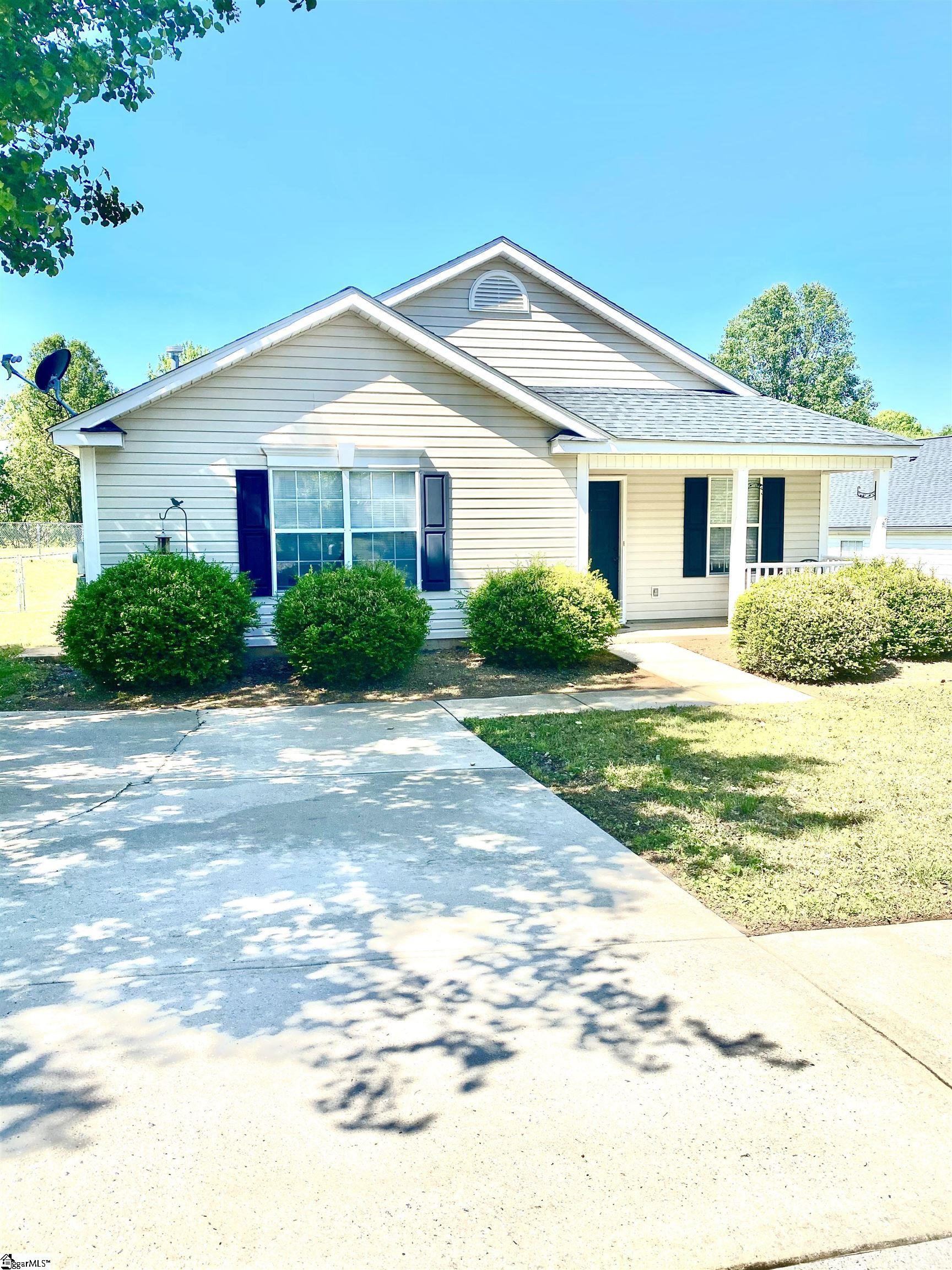 320 Hampton Ridge Drive Greer, SC 29651 - Photo 2 of 32 Gallery Image 2