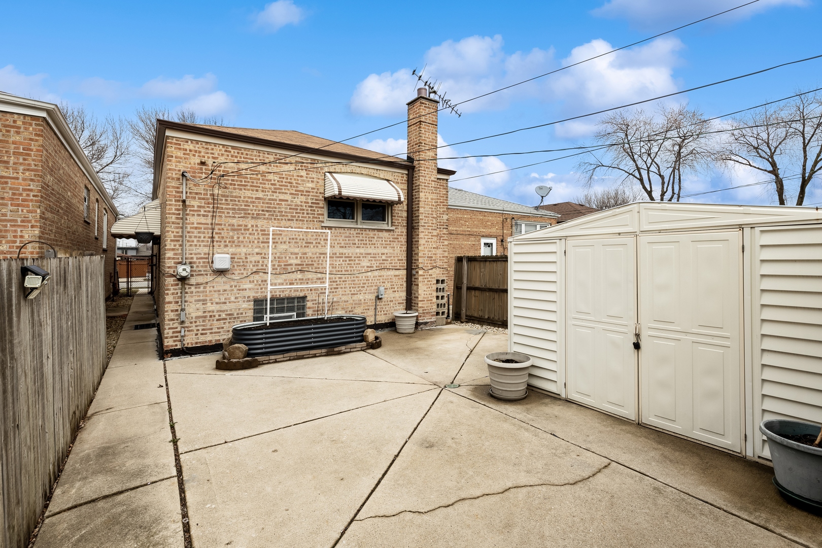 6741 West 59th Street Chicago, IL 60638 - Photo 15 of 16 a view of a porch with seating space