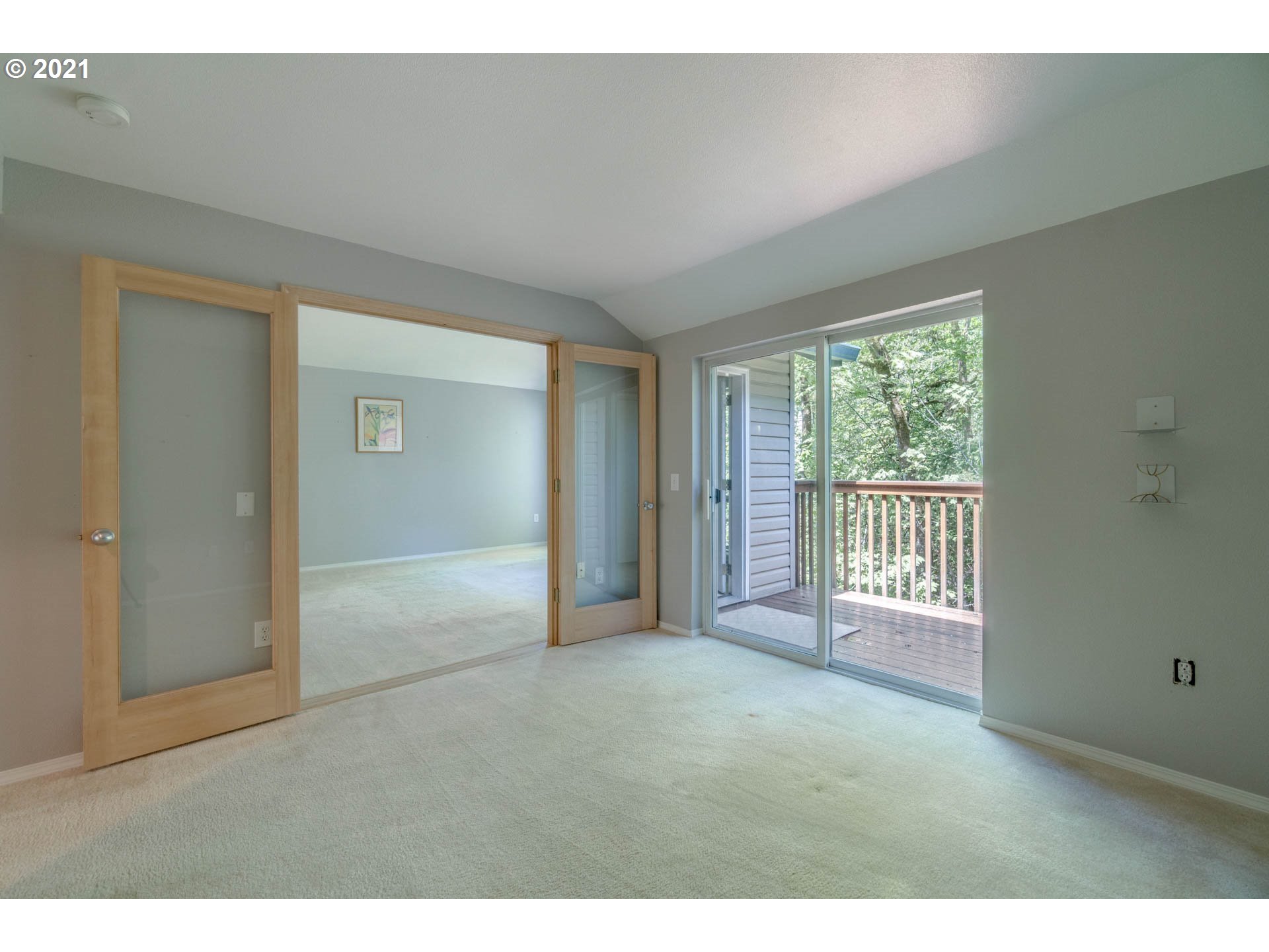 5142 Southwest Multnomah Boulevard, Unit J Portland, OR 97219 - Photo 12 of 31 Den/Office