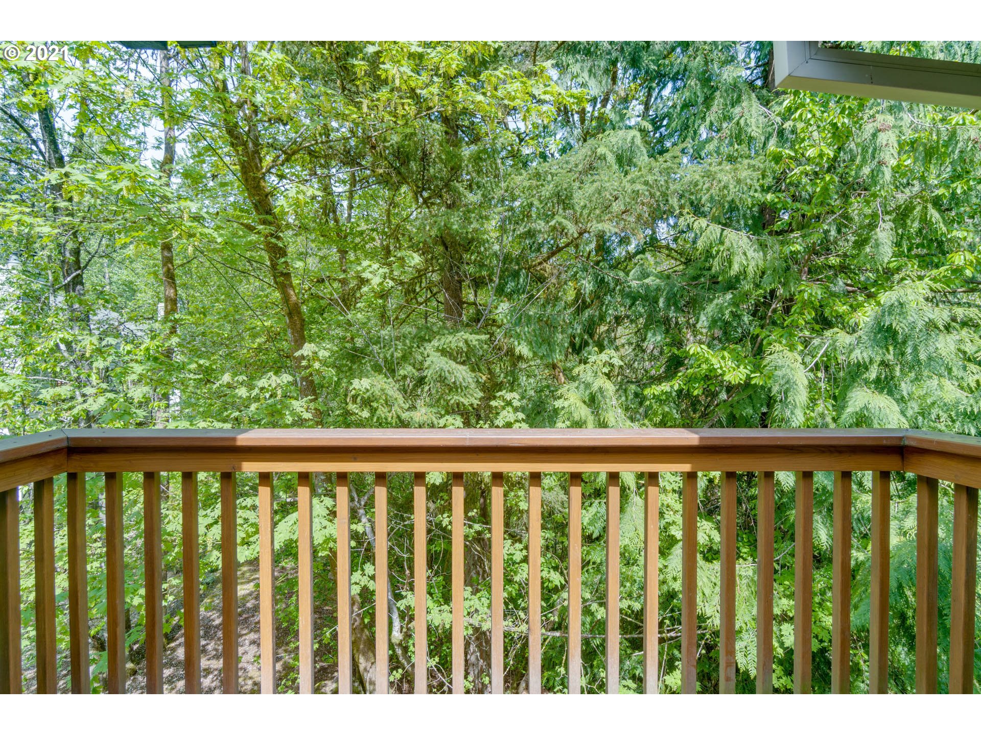 5142 Southwest Multnomah Boulevard, Unit J Portland, OR 97219 - Photo 29 of 31 Deck